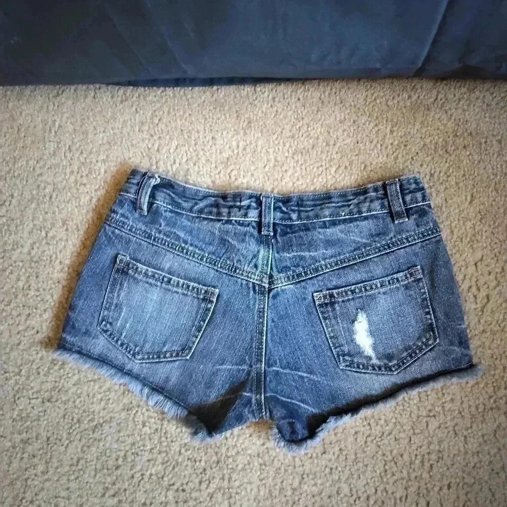 Bisou D'eve Jeans Shorts - Picture 2 of 3